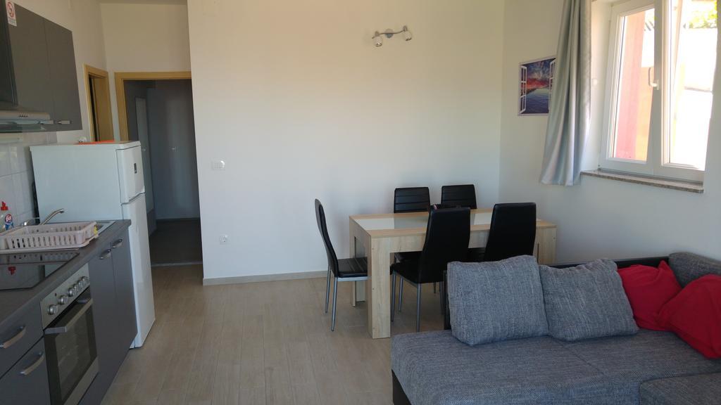 Apartment Perun Podstrana Luaran gambar