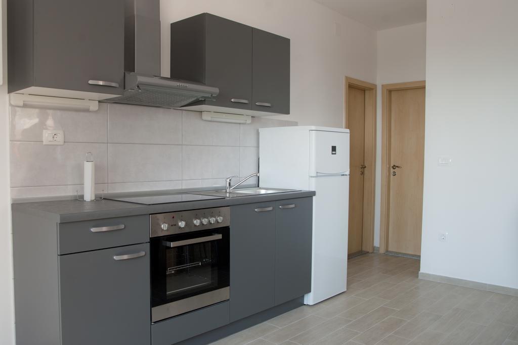 Apartment Perun Podstrana Luaran gambar