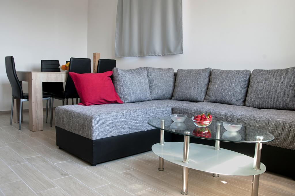 Apartment Perun Podstrana Luaran gambar